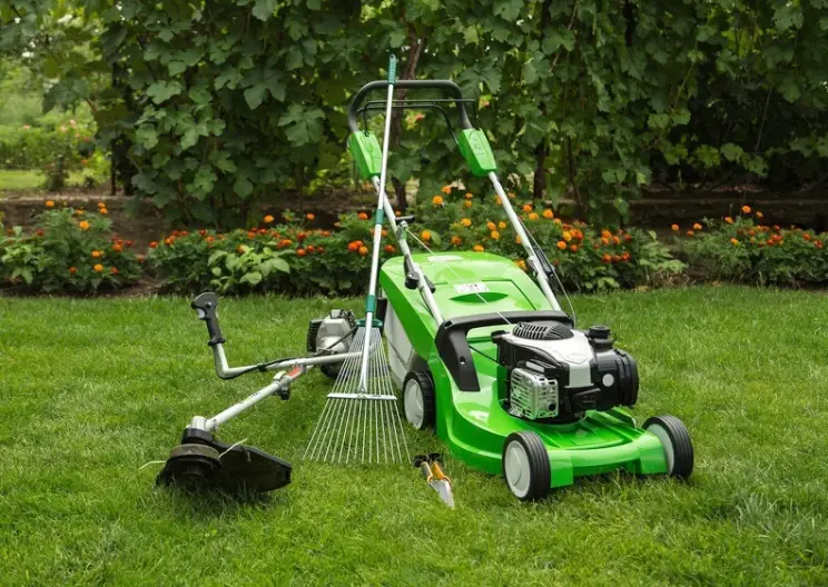 Lawn Mowing in Tyler, TX - Landscaper